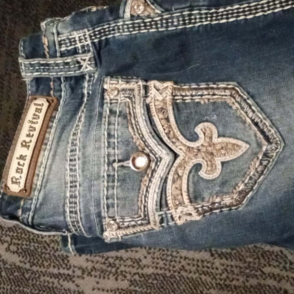 Rock revivals size 27 straight leg